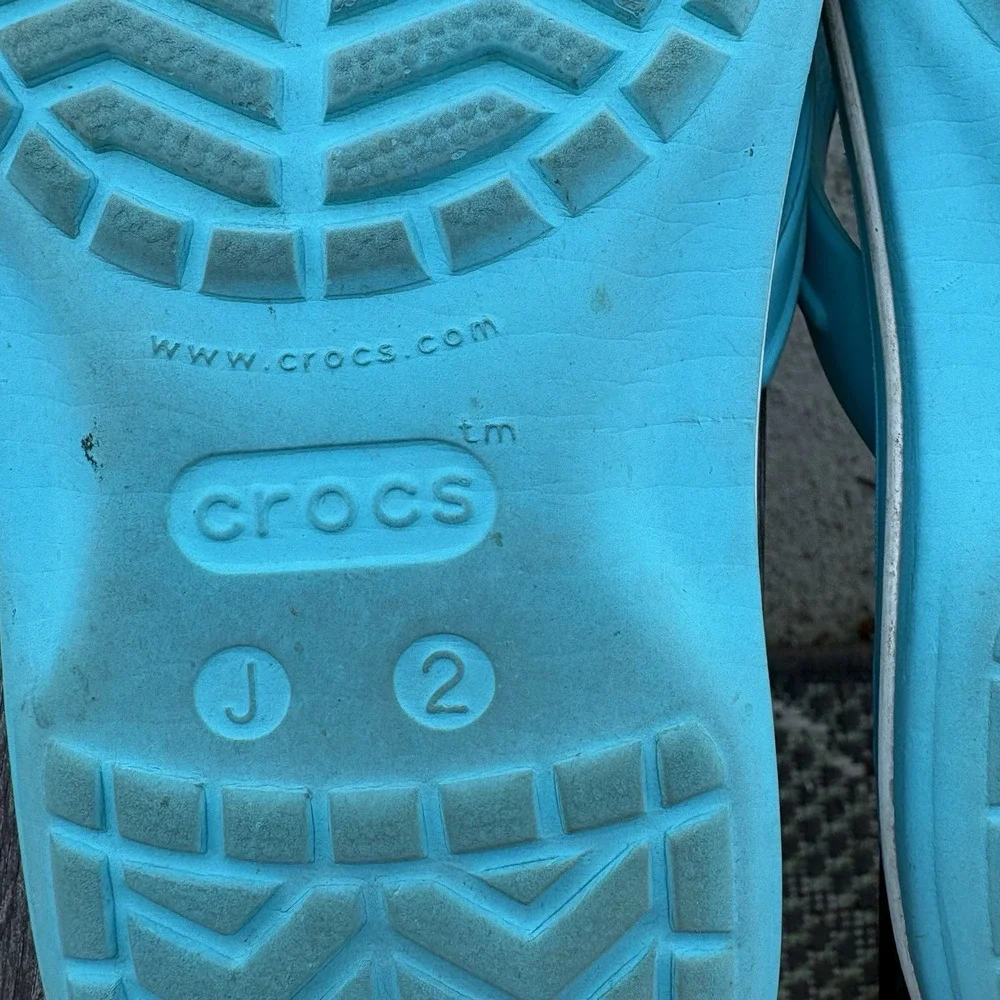 Crocs Kids J2 Blue Flip Flop Sandals Beach Pool Summer Lightweight Comfort